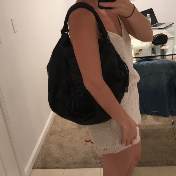 Super cute black leather Vince Camuto purse! - Picture 7 of 8